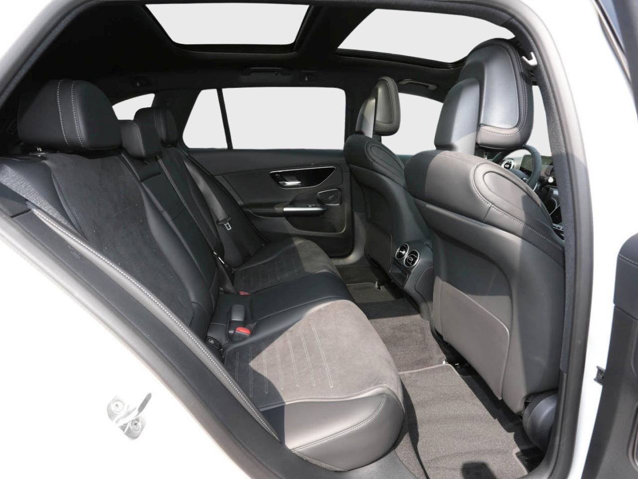 Mercedes-Benz C 200 T-Modell AMG Night Panorama Distronic AHK