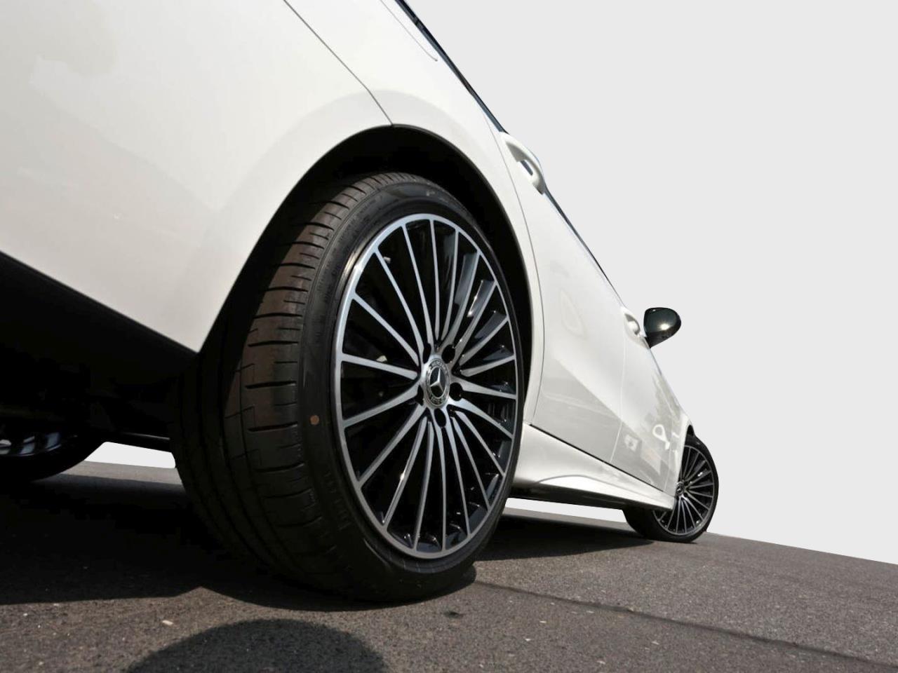 Mercedes-Benz C 200 T-Modell AMG Night Panorama Distronic AHK