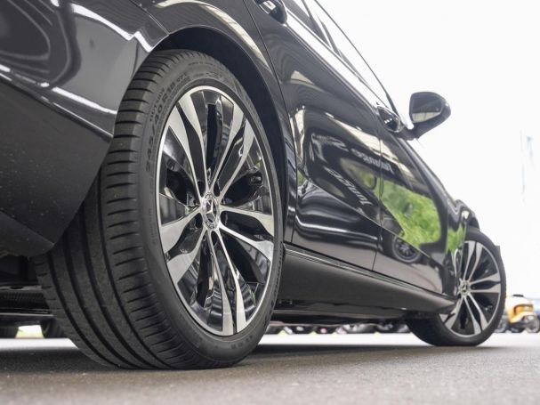 Mercedes-Benz C 220 d 4M T Avantgarde Night Distronic Kamera