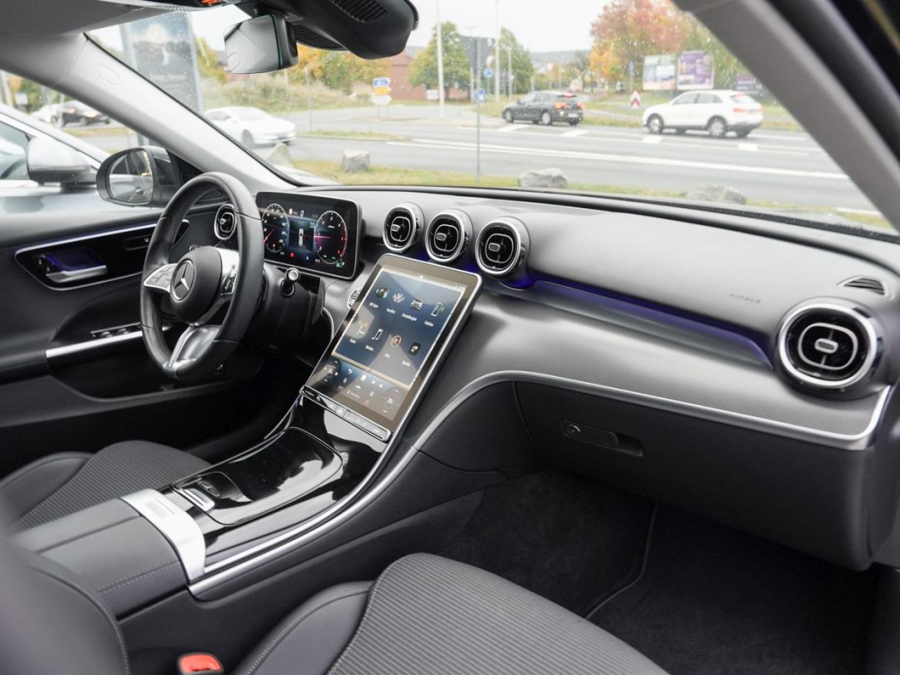 Mercedes-Benz C 220 d 4M T Avantgarde Distronic MBUX-Navi AHK