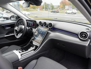 Mercedes-Benz C 220 d 4M T Avantgarde Distronic MBUX-Navi AHK