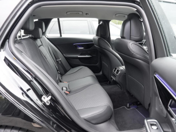 Mercedes-Benz C 220 d 4M T Avantgarde Distronic MBUX-Navi AHK