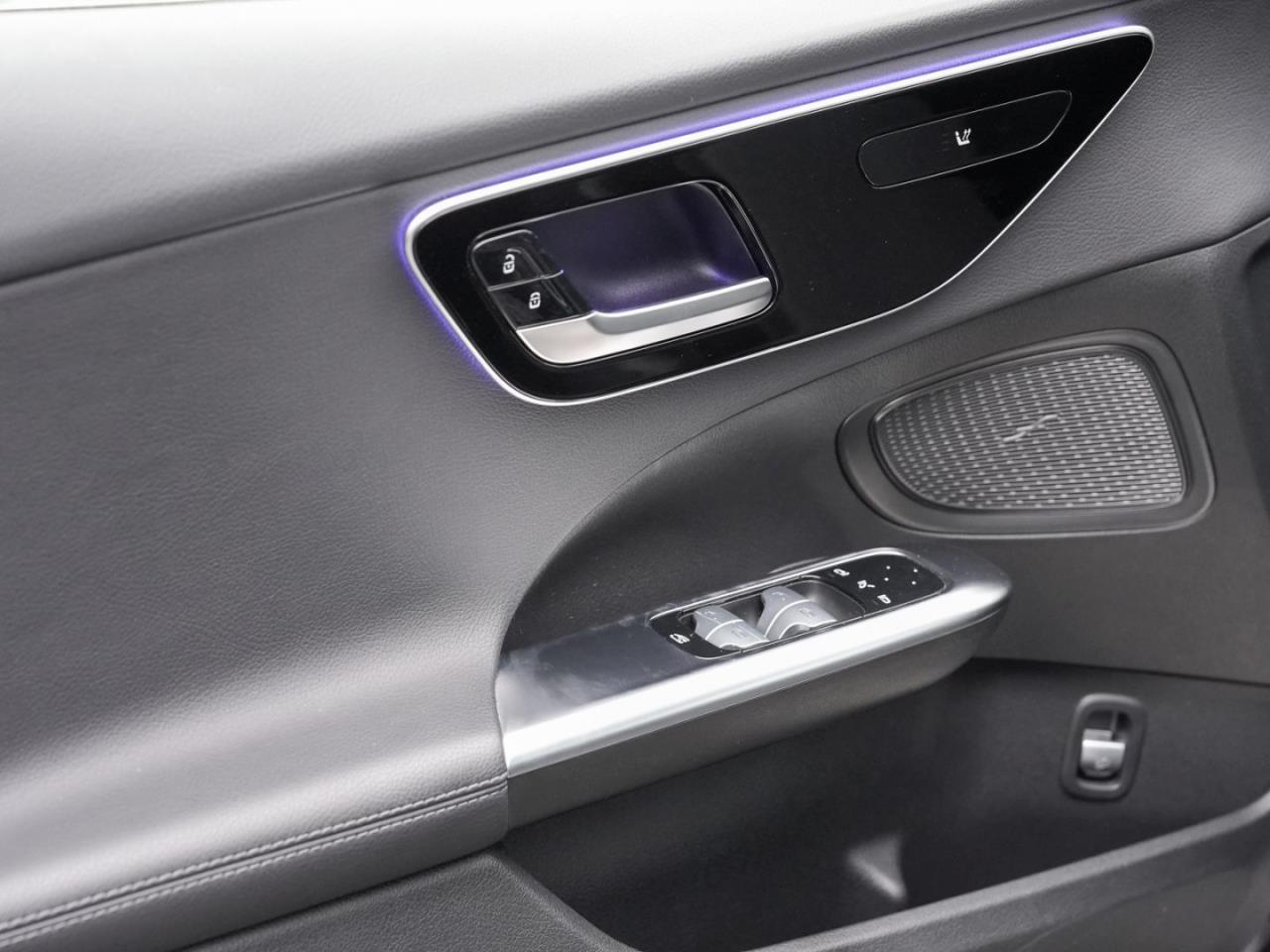 Mercedes-Benz C 220 d 4M T Avantgarde Distronic MBUX-Navi AHK