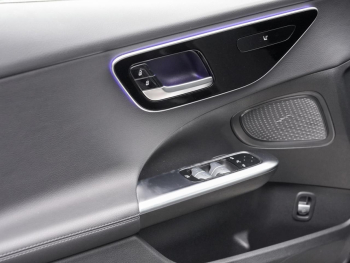 Mercedes-Benz C 220 d 4M T Avantgarde Distronic MBUX-Navi AHK