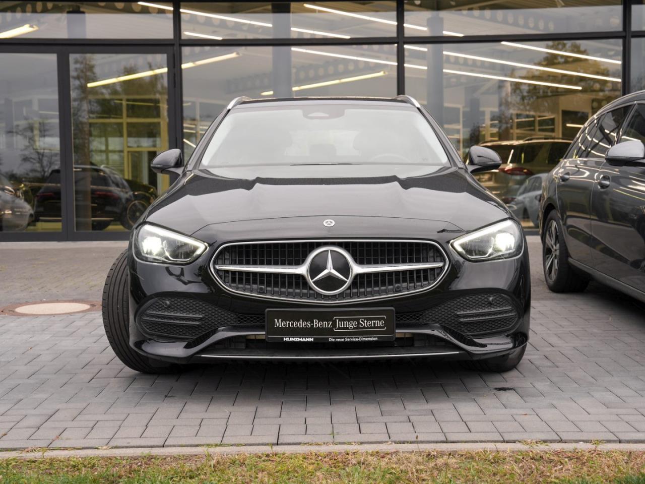 Mercedes-Benz C 220 d 4M T Avantgarde Distronic MBUX-Navi AHK