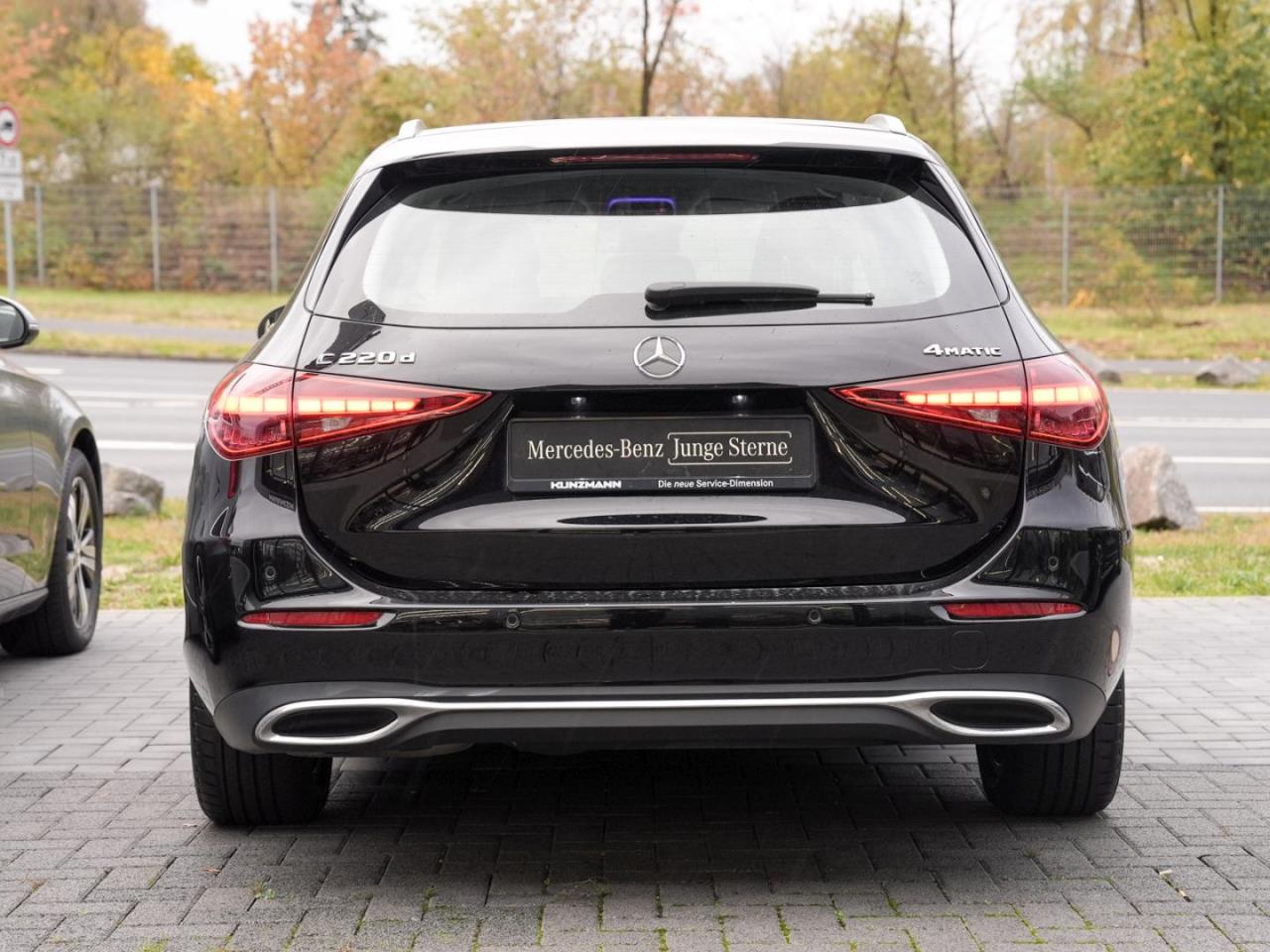 Mercedes-Benz C 220 d 4M T Avantgarde Distronic MBUX-Navi AHK