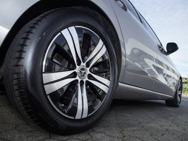 Mercedes-Benz C 220 d T Avantgarde Distronic MBUXNavi 360° AHK