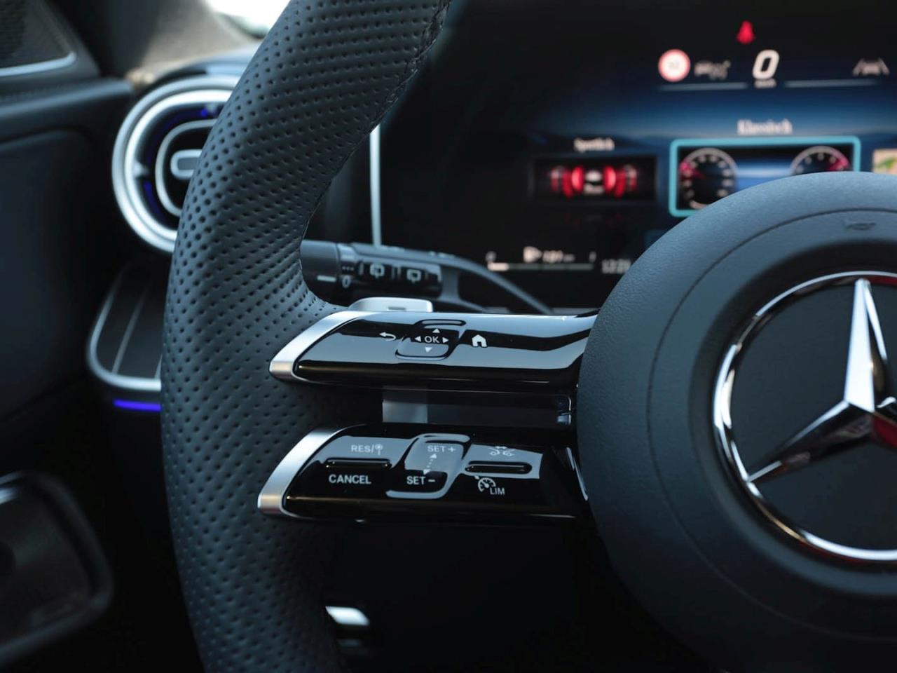 Mercedes-Benz C 300 d T-Modell AMG Night Panorama Distronic