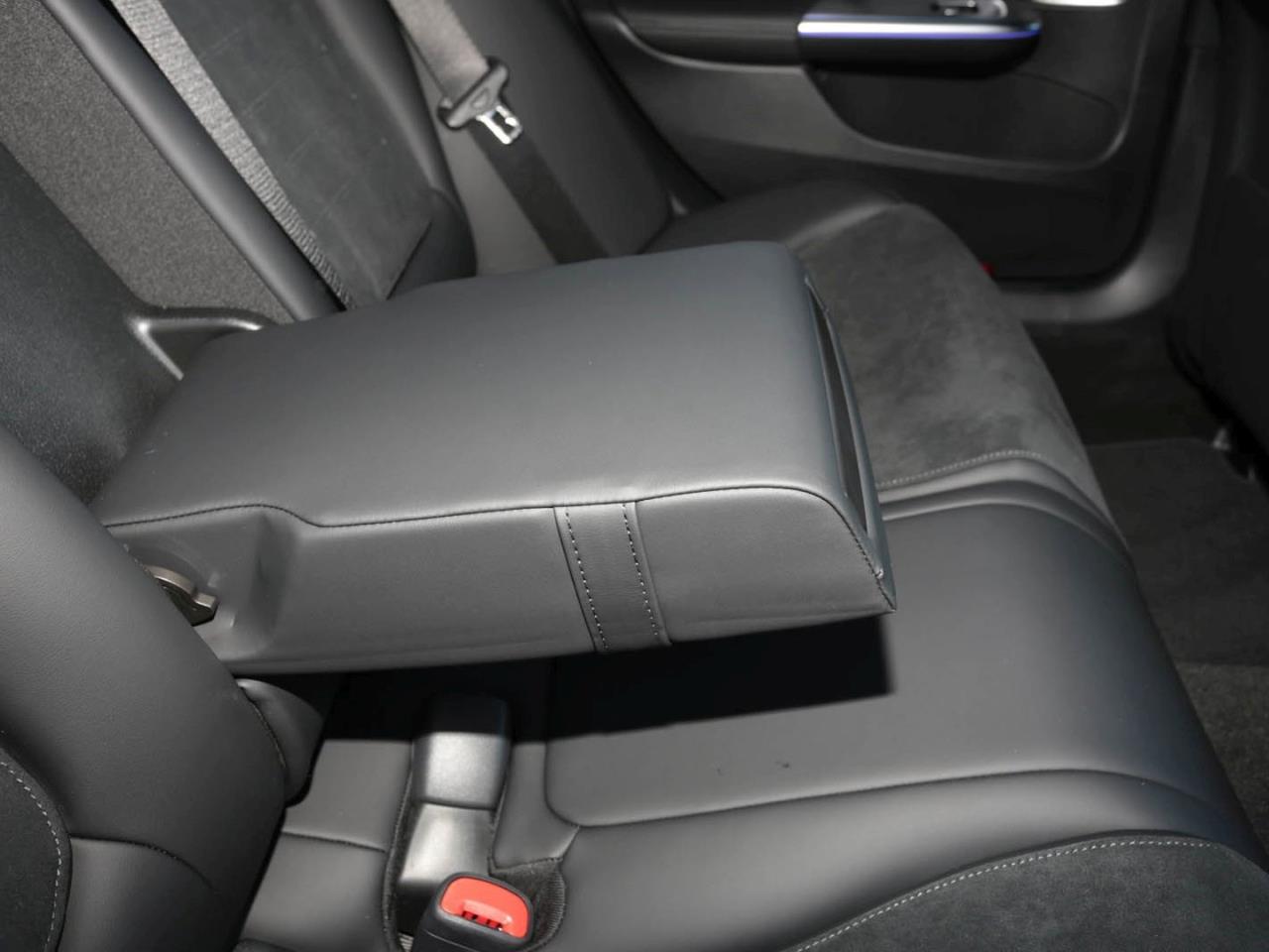 Mercedes-Benz C 300 d T-Modell AMG Night Panorama Distronic