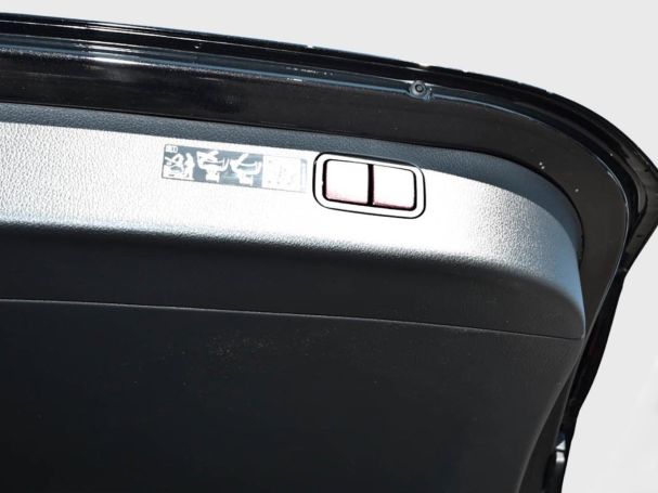 Mercedes-Benz C 300 d T-Modell AMG Night Panorama Distronic