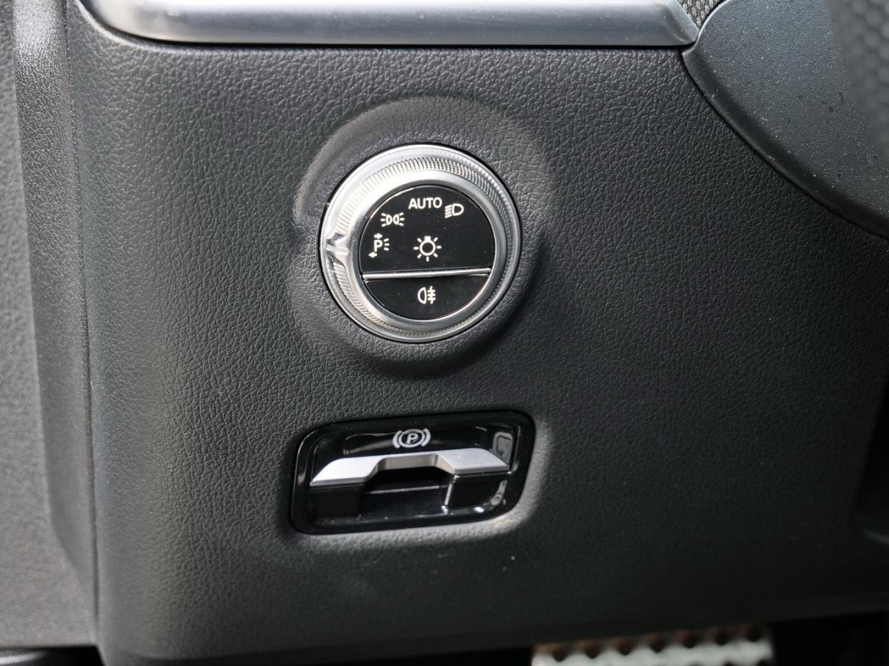 Mercedes-Benz C 300 d T AMG MBUXNavi-Prem. Kamera Easy-P AHK