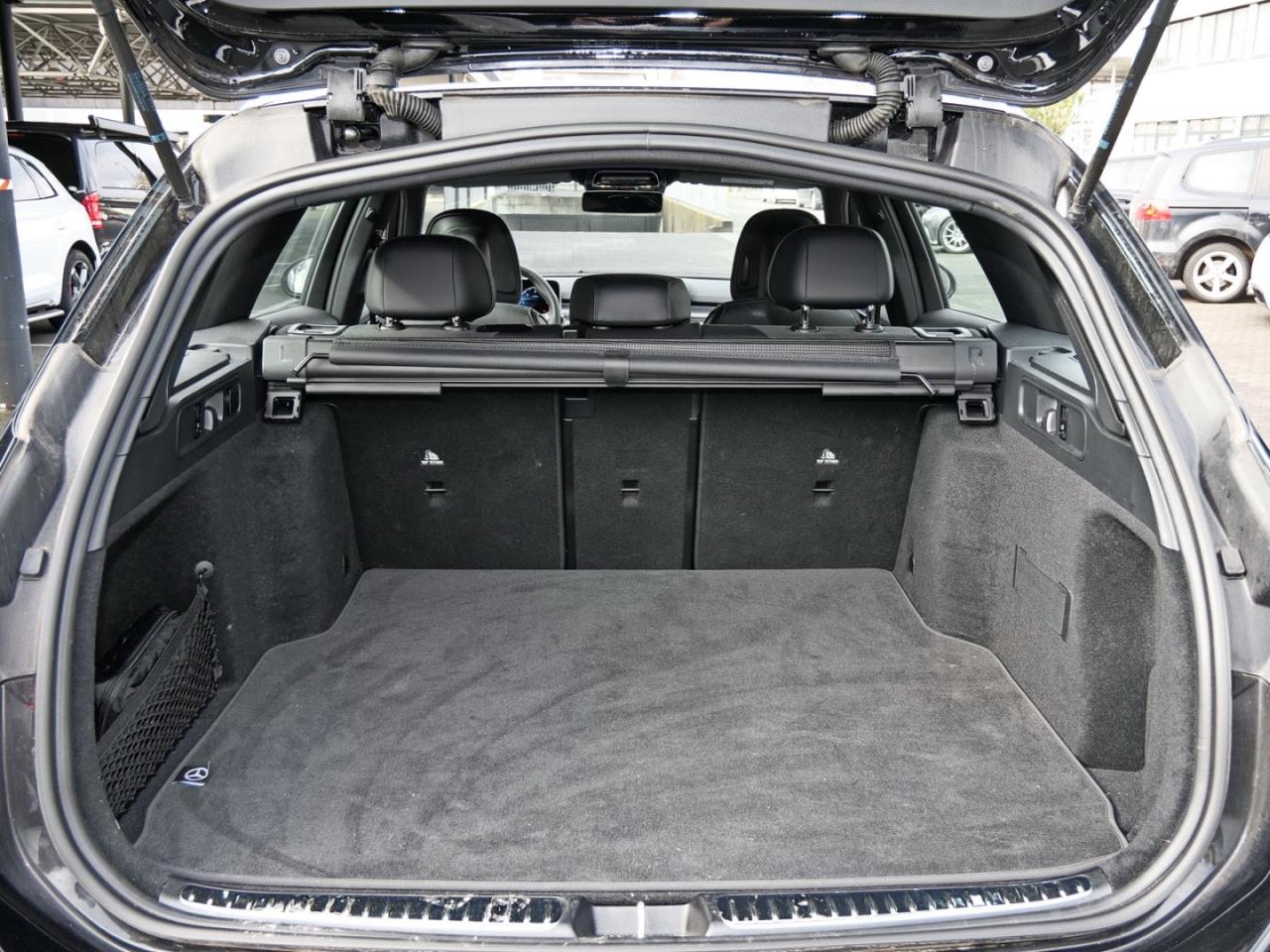 Mercedes-Benz C 300 d T AMG MBUXNavi-Prem. Kamera Easy-P AHK