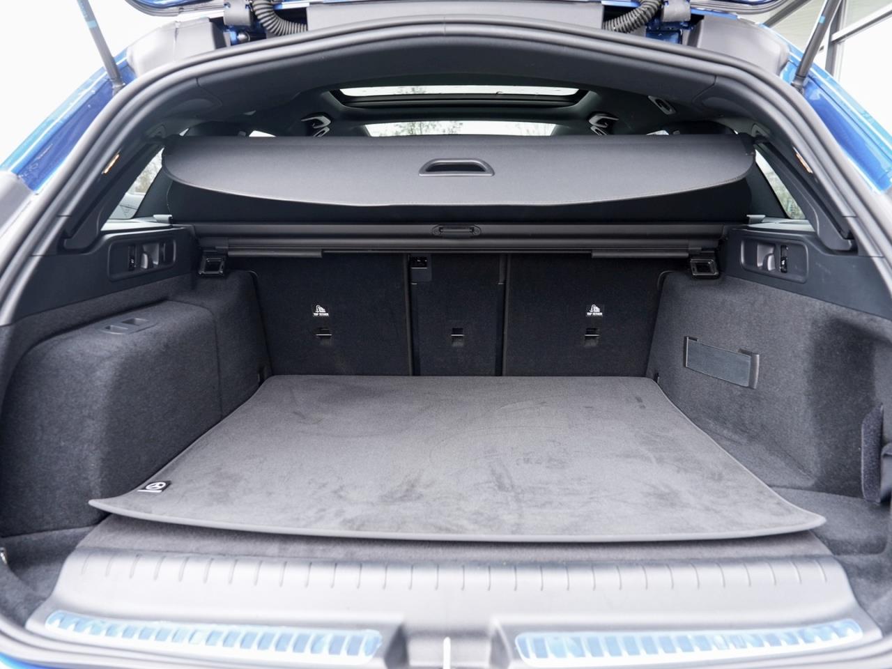 Mercedes-Benz C 300 de 4M T AMG Night Distronic Panorama 360°