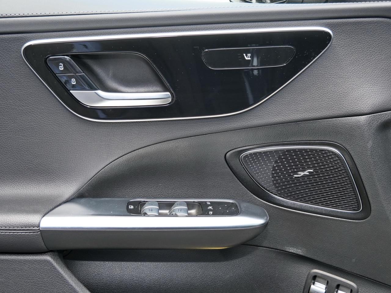 Mercedes-Benz C 300 e T Avantgarde Distronic Panorama 360°