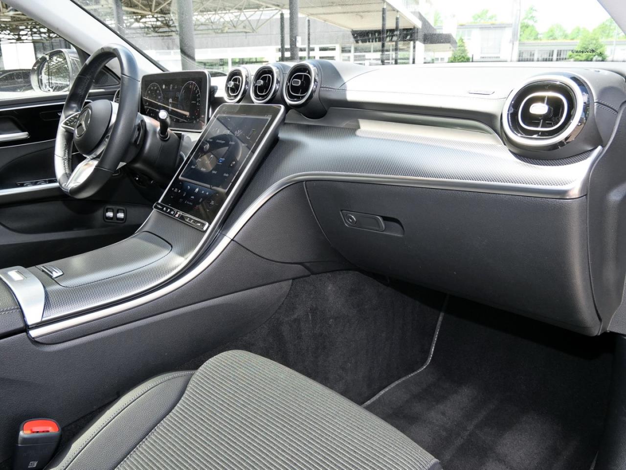 Mercedes-Benz C 300 e T Avantgarde Distronic Panorama 360°