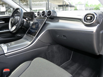Mercedes-Benz C 300 e T Avantgarde Distronic Panorama 360°