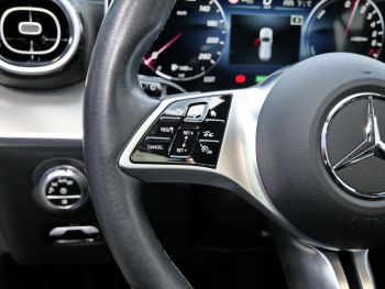 Mercedes-Benz C 300 e T Avantgarde Distronic Panorama 360°