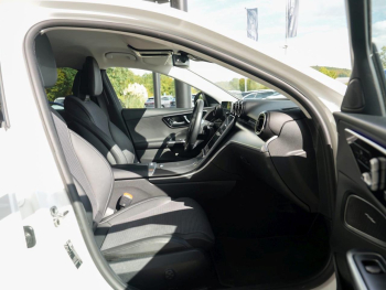 Mercedes-Benz C 300 e T Avantgarde AHK 360° Distronic