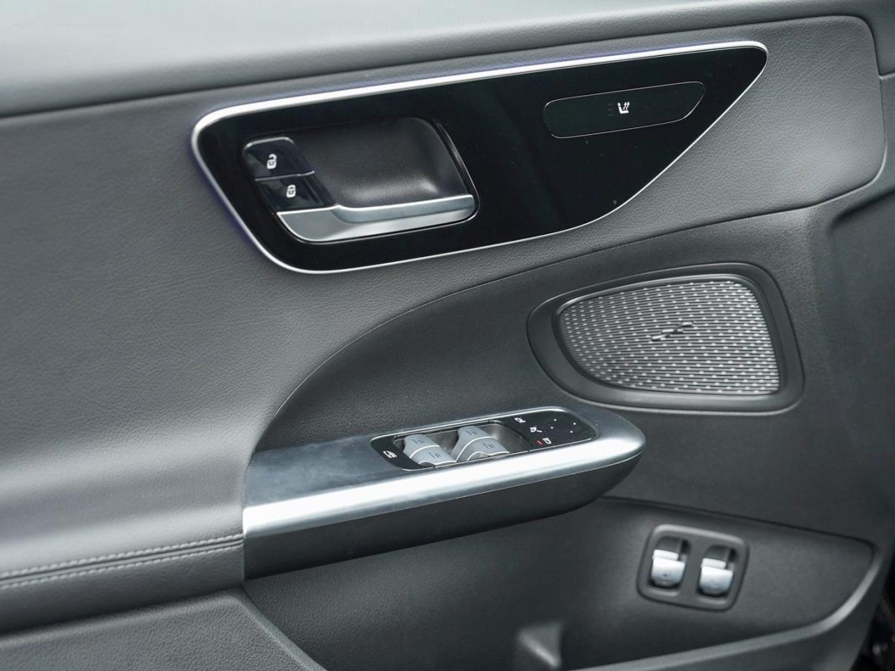 Mercedes-Benz C 300 e T Avantgarde Night Kamera Easy-Pack