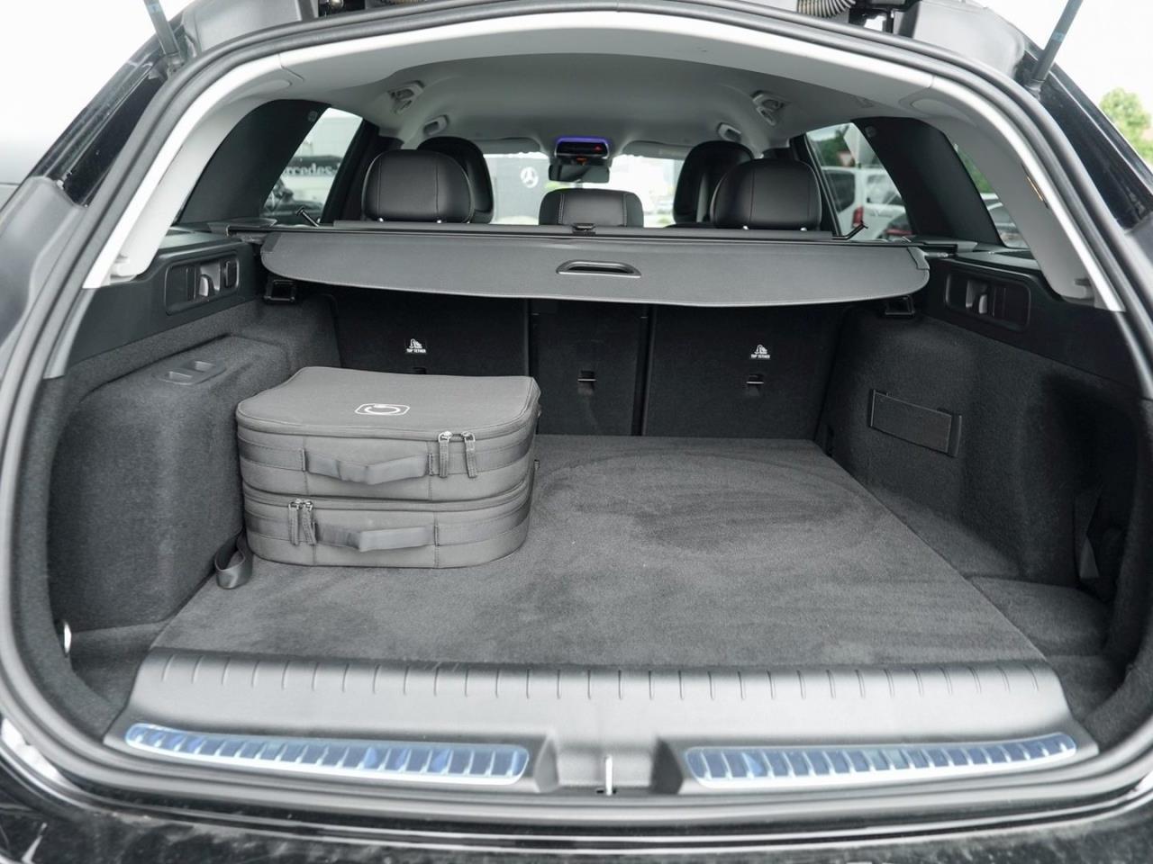 Mercedes-Benz C 300 e T Avantgarde Night Kamera Easy-Pack