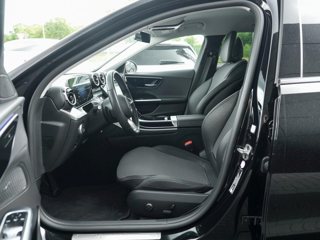 Mercedes-Benz C 300 e T Avantgarde Night Kamera Easy-Pack