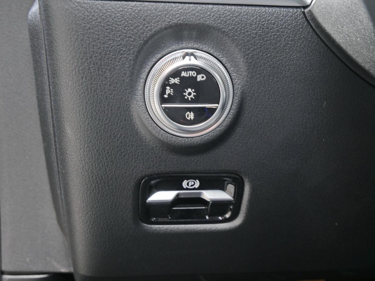 Mercedes-Benz C 300 e T Avantgarde Kamera Easy-Pack AHK