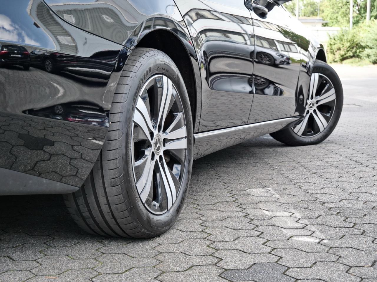 Mercedes-Benz C 300 e T Avantgarde Kamera Easy-Pack AHK
