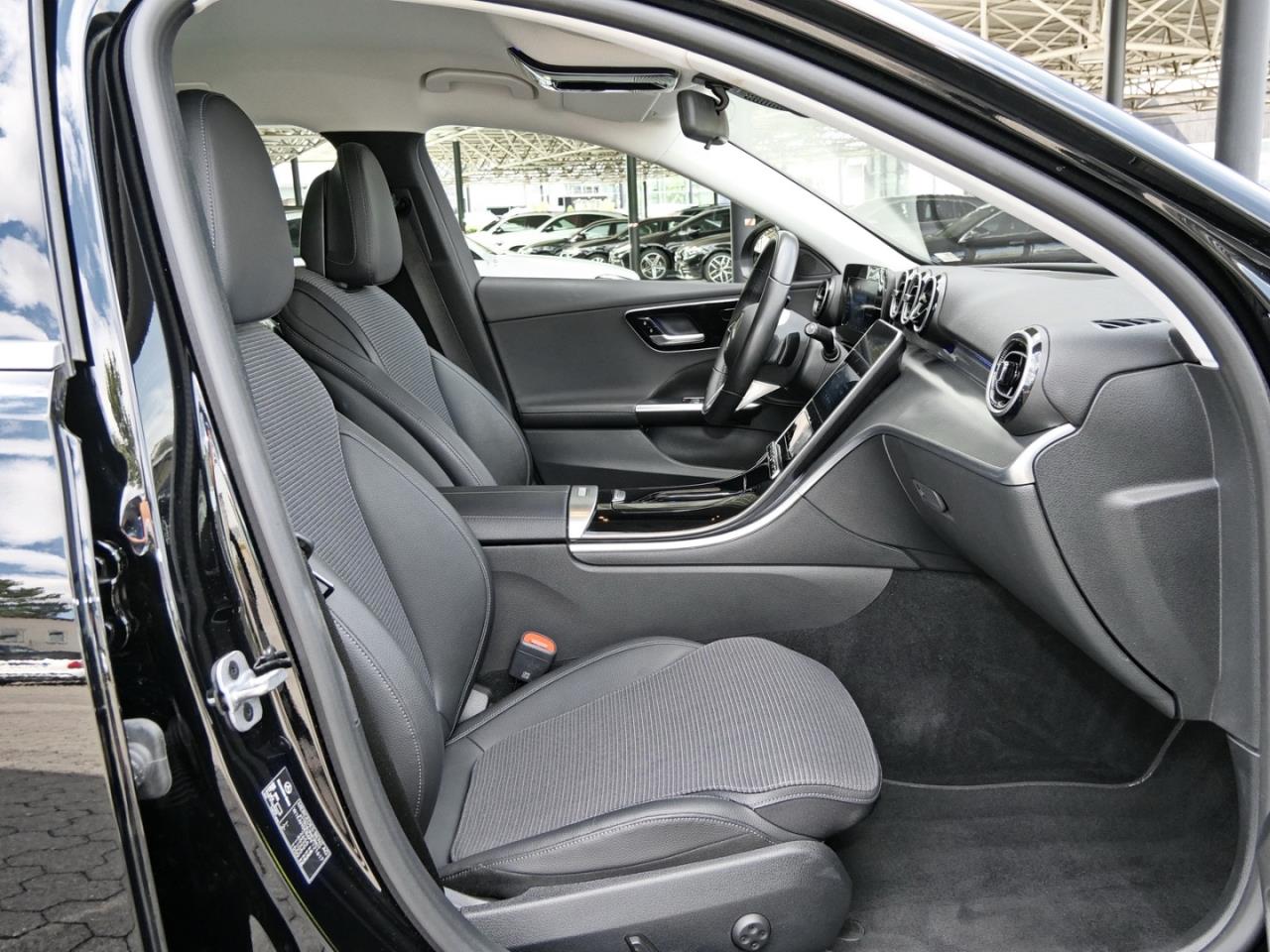 Mercedes-Benz C 300 e T Avantgarde Kamera Easy-Pack AHK