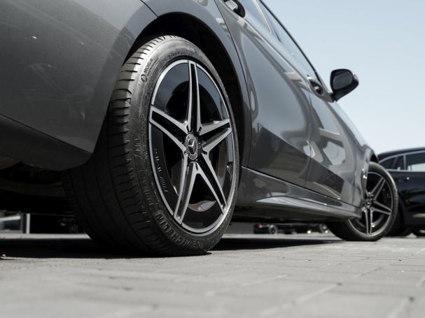 Mercedes-Benz C 300 e T AMG Night Distronic Panorama Spurhalte