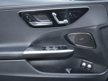 Mercedes-Benz C 300 e T AMG Panorama Distronic Kamera AHK