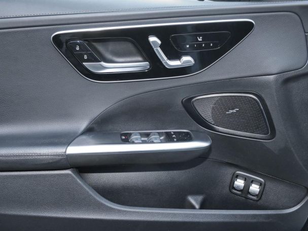 Mercedes-Benz C 300 e T AMG Panorama Distronic Kamera AHK