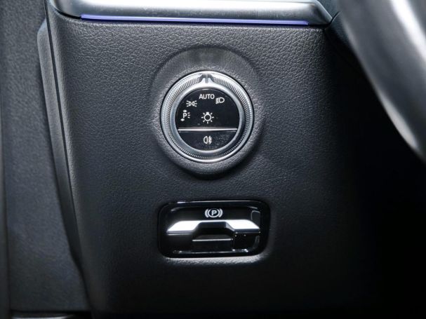 Mercedes-Benz C 220 d 4M Avantgarde Panorama Distronic AHK
