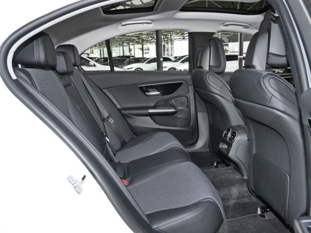 Mercedes-Benz C 220 d 4M Avantgarde Panorama Distronic AHK