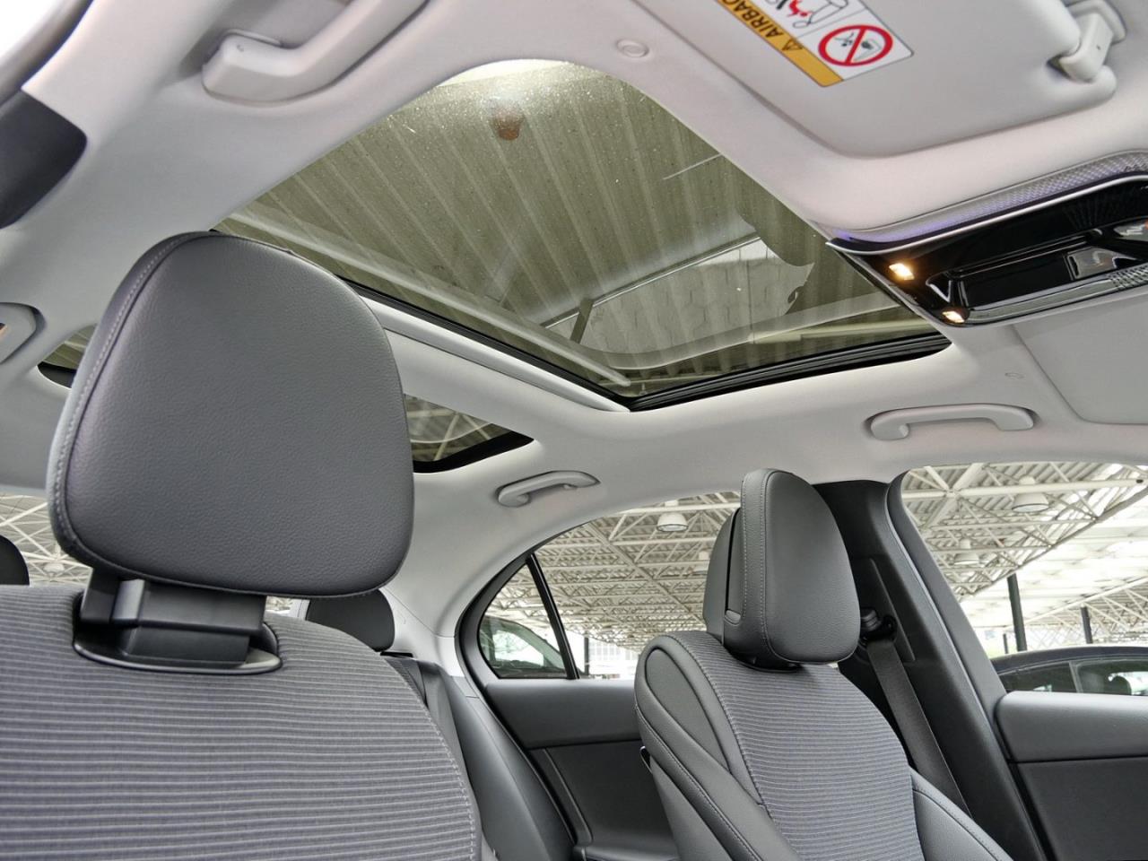 Mercedes-Benz C 220 d 4M Avantgarde Panorama Distronic AHK