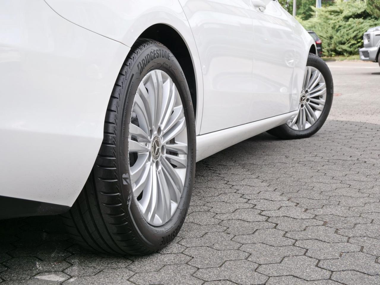 Mercedes-Benz C 220 d 4M Avantgarde Panorama Distronic AHK