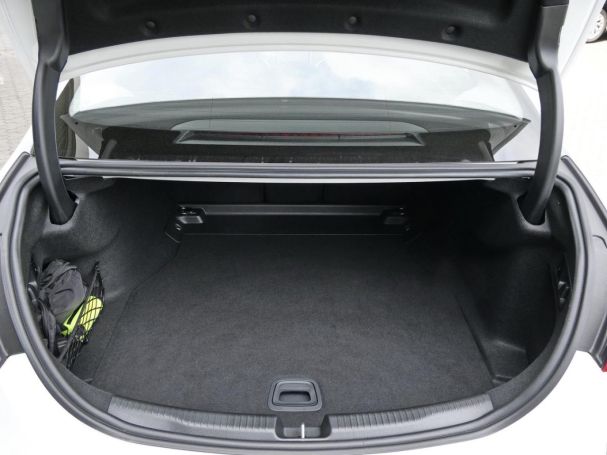 Mercedes-Benz C 220 d 4M Avantgarde Panorama Distronic AHK