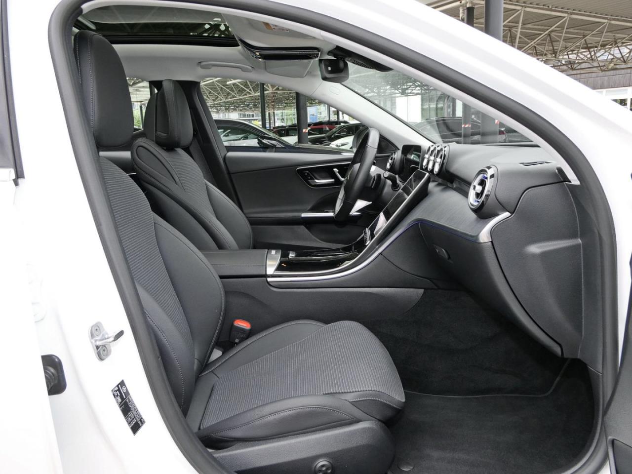 Mercedes-Benz C 220 d 4M Avantgarde Panorama Distronic AHK