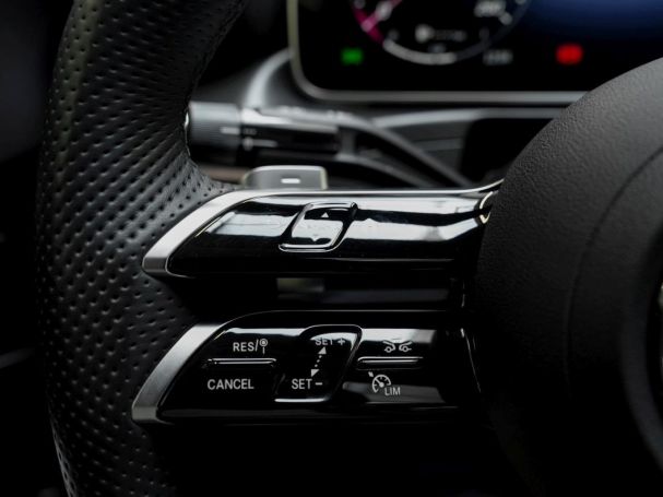 Mercedes-Benz C 220 d AMG Distronic Panorama HeadUp Standhzg