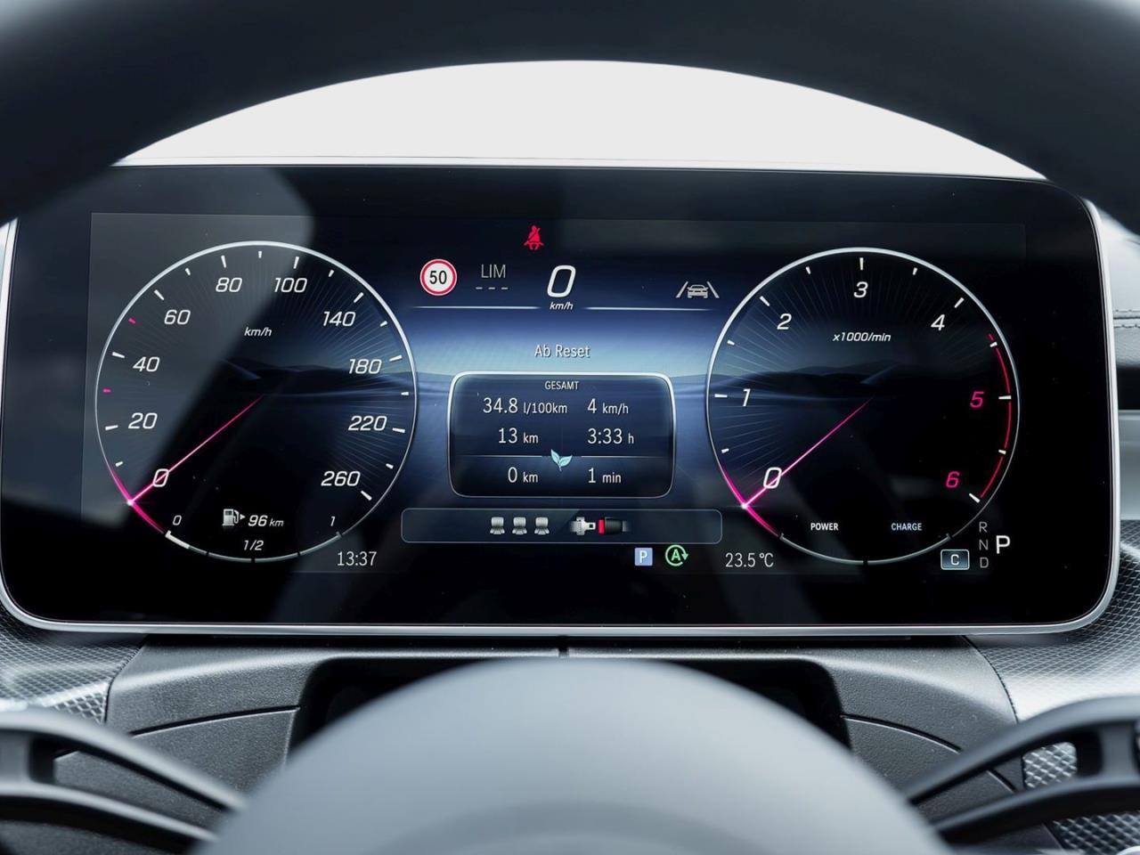 Mercedes-Benz C 220 d AMG Night Panorama Distronic AHK 360?