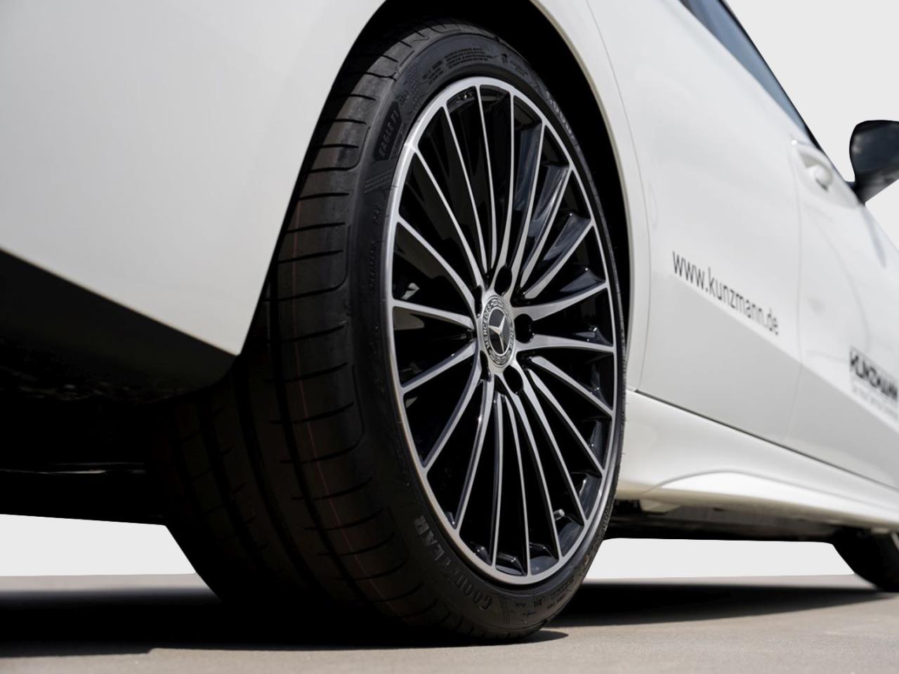 Mercedes-Benz C 220 d AMG Night Panorama Distronic AHK 360?