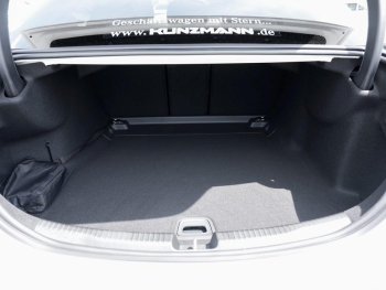 Mercedes-Benz C 220 d AMG Night Panorama Distronic AHK 360?
