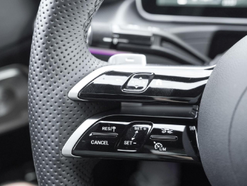 Mercedes-Benz C 300 d AMG Distronic Panorama Memory Head-Up