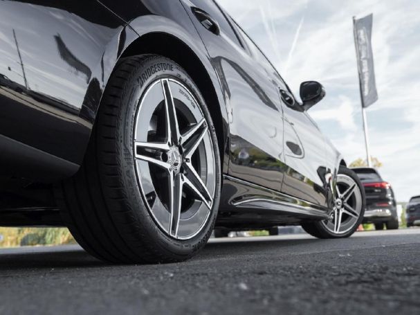 Mercedes-Benz C 300 d AMG Distronic Panorama Memory Head-Up