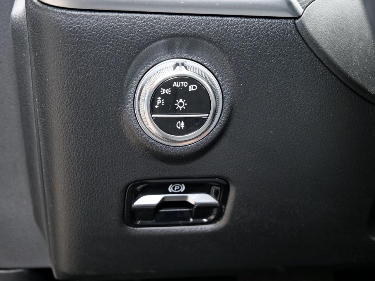 Mercedes-Benz C 300 e Avantgarde MBUXNavi-Prem. Kamera