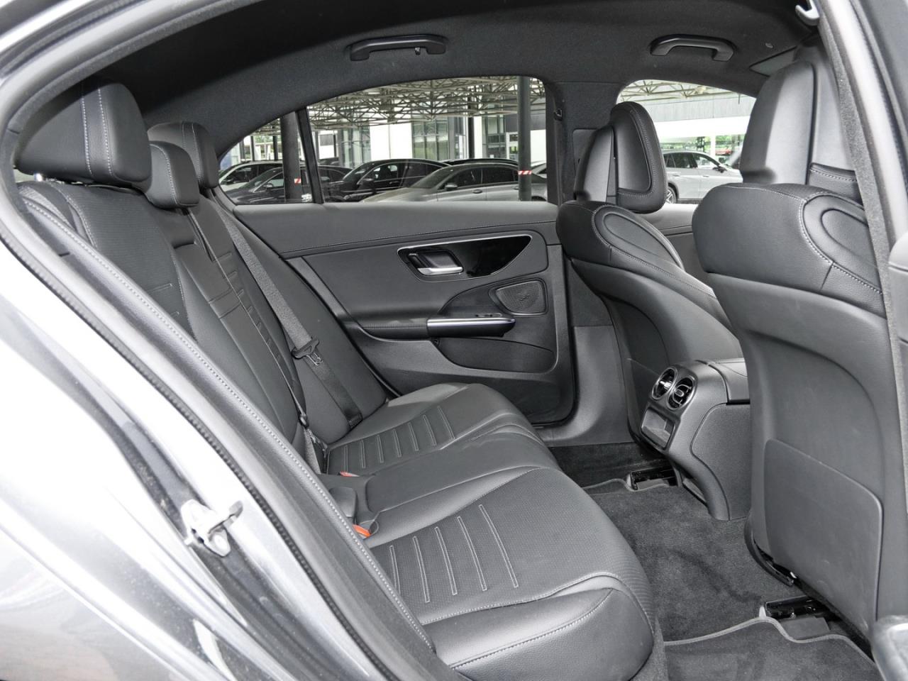 Mercedes-Benz C 300 e AMG Night MBUXNavi Distronic 360° AHK