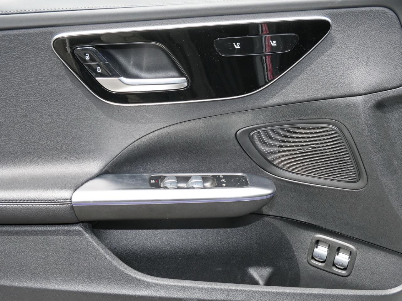 Mercedes-Benz C 300 e AMG Night Distronic KeylessGo AHK 360°