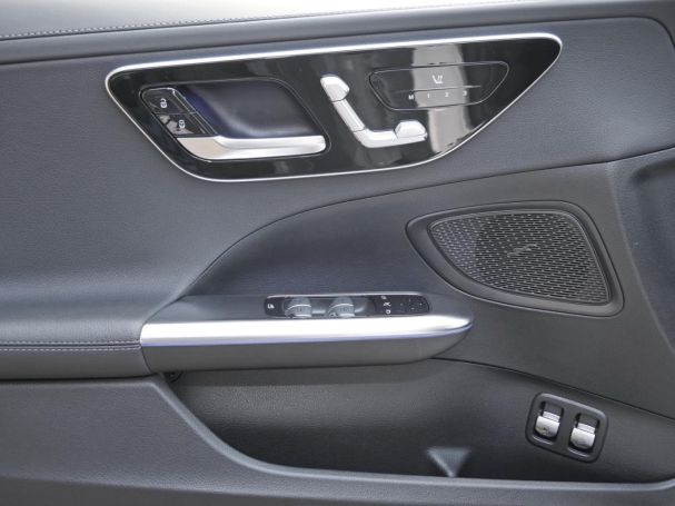 Mercedes-Benz C 400 e 4M AMG MBUXNavi Distronic Memory 360°
