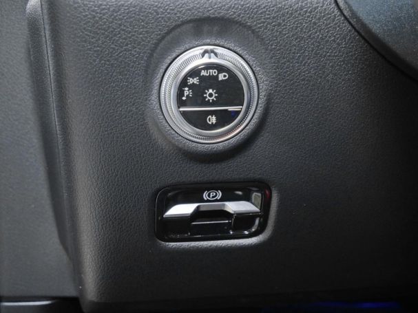 Mercedes-Benz C 400 e 4M AMG MBUXNavi Distronic Memory 360°