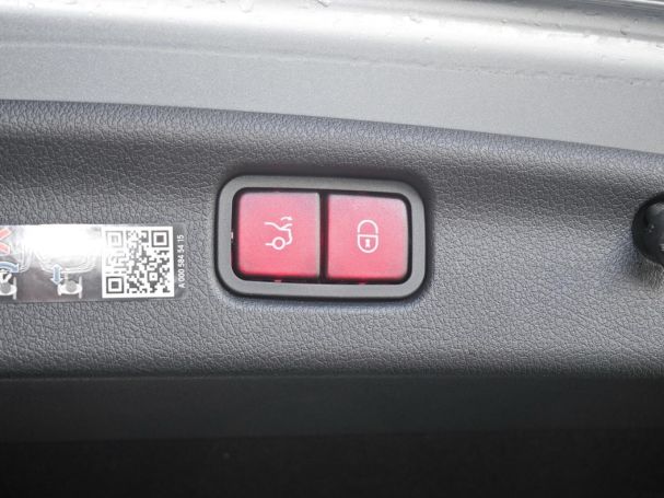 Mercedes-Benz C 400 e 4M AMG MBUXNavi Distronic Memory 360°