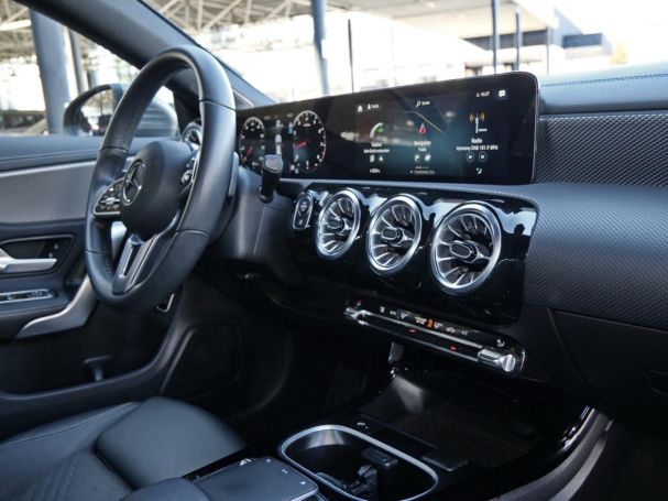 Mercedes-Benz CLA 180 Coupé Progressive Kamera Navi SpurhalteA